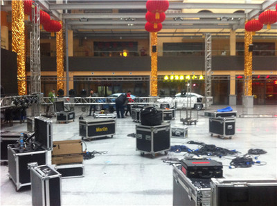 北京朝陽舞臺設(shè)備租賃公司|朝陽區(qū)舞臺背景板搭建公司_周邊服務(wù)欄目